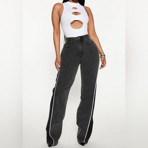 Fashion Nova Black Zip It Up or down on both sides. SZ 11 WAIST 16 INSEAM 35